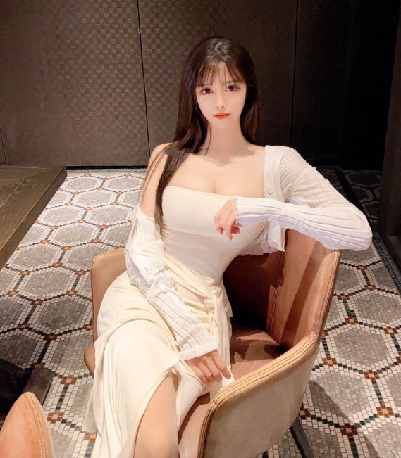 男人私密天堂，极品空姐嫩模刚下海